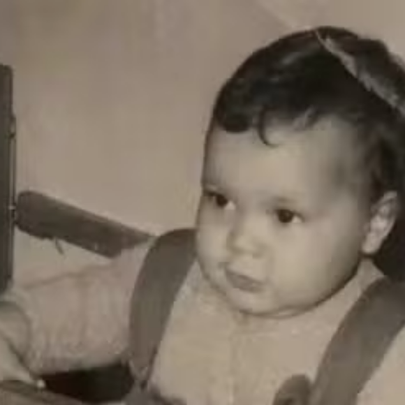 Olha que fofura o mini César Tralli quando ainda era um bebê!