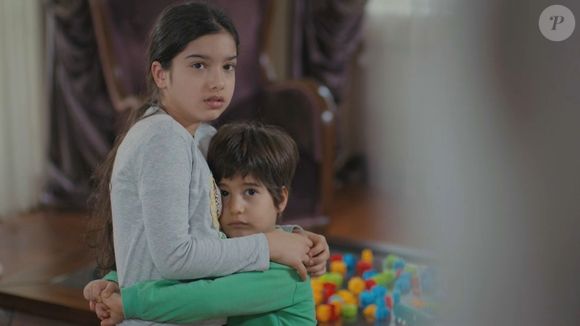 Filha de Bahar, Nisan se preocupa com o avô conversando com Hatice na novela 'Força de Mulher' no capítulo de 23 de maio de 2025, sexta-feira