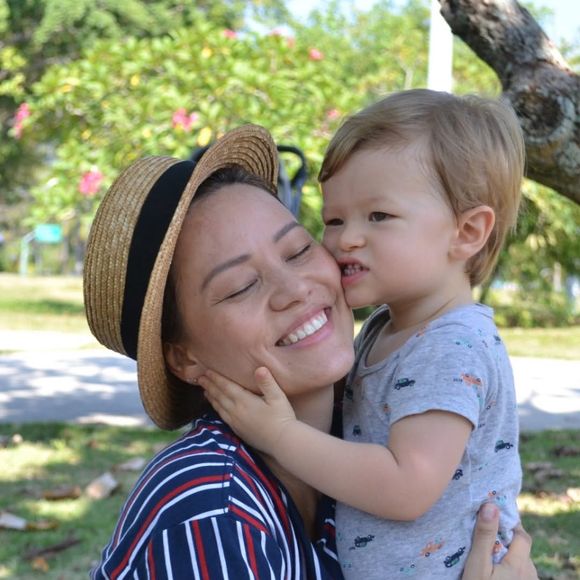 Geovanna Tominaga, mãe de Gabriel, transforma sua própria vivência no puerpério em inspiração para criar o 'Conversas Maternas Podcast'