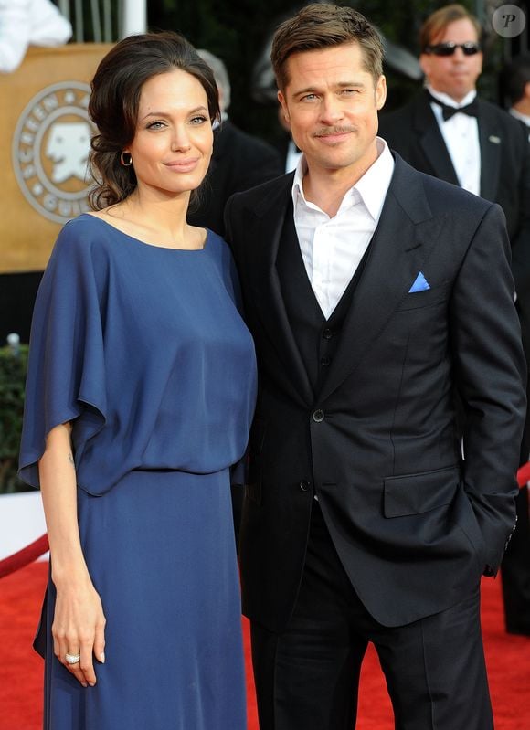 O divórcio de Brad Pitt e Angelina Jolie estampou as capas de todas as revistas de celebridades