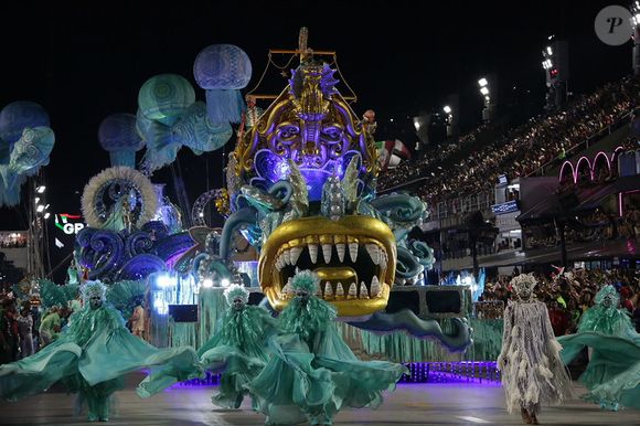 Apuração do Carnaval 2026 do Rio revela notas oficiais de 36 jurados, descartando em sorteio anterior as notas de 2 julgadores para cada um dos itens