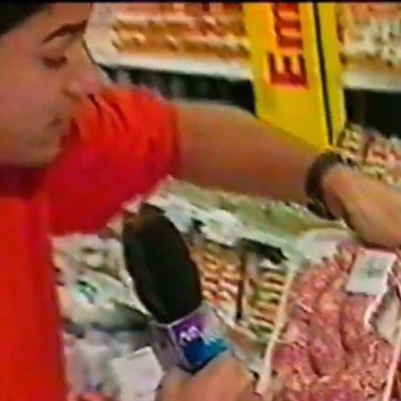 Evaristo Costa tem vídeo antigo resgatado por Ana Maria Braga e internautas reagem à escolha curiosa do jornalista: linguiça e salame.