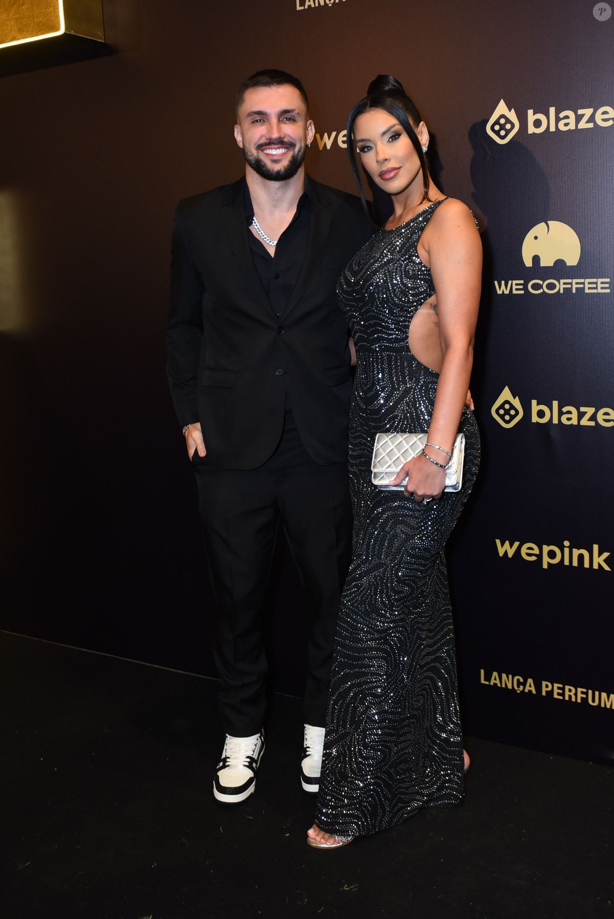 Foto: O ex-BBB Arthur Picoli e a namorada, Ivy Moraes, também ...