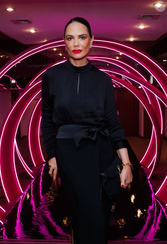 ‘Luiza Brunet declara guerra à Musa dos Baixinhos: ‘Jamais deixaria minha filha ver o Xou da Xuxa’’, dizia a manchete da revista Contigo, publicada em agosto de 1988