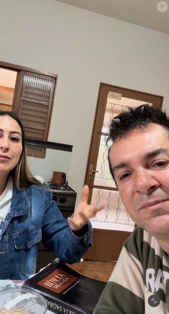 Após o incêndio que atingiu a casa da família, Kelly Danese, esposa do cantor Régis Danese, chamou atenção nas redes sociais ao aparecer queimando um boneco Labubu. A atitude aconteceu depois que seguidores notaram que o item estava no quarto de Brunno Danese no momento do incidente