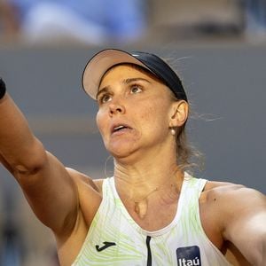 Bia Haddad fez história no torneio de WTA Elite Trophy sendo a primeira campeã das chaves simples e de duplas