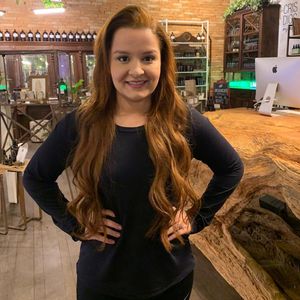 A cantora Maiara é uma das famosas que também revelou sofrer por ter cabelos finos e frágeis