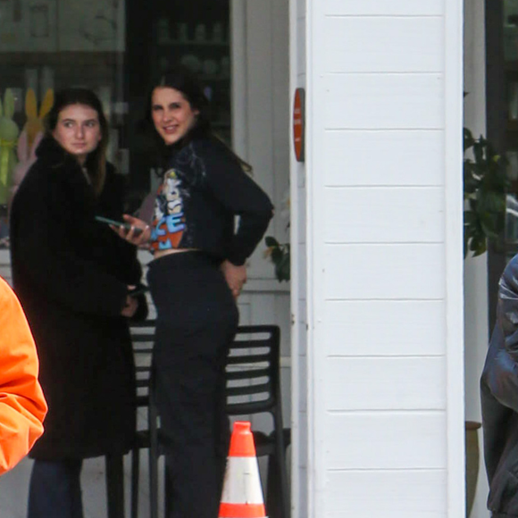 Eita! Justin Bieber explica atitude polêmica com Hailey no Instagram e se irrita: 'A merd* está ficando séria aqui'