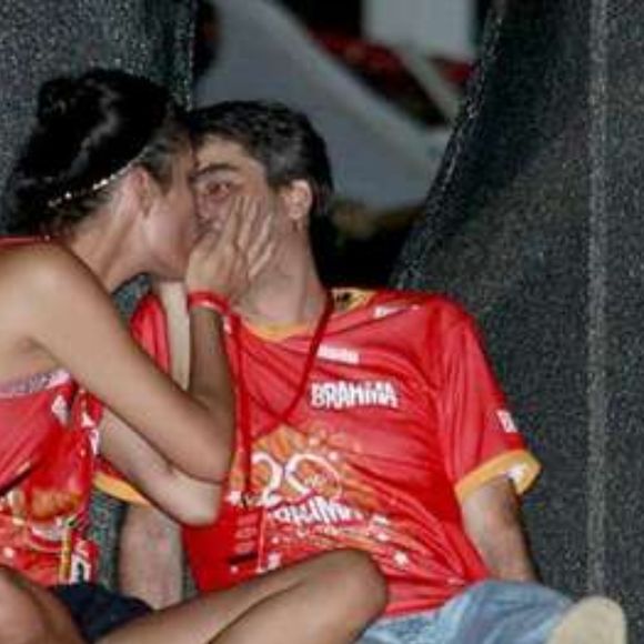 No entanto, em 2010, conforme informações divulgadas por jornais e sites da época, seu esposo, Waddington, chegou a ser visto com uma mulher em um camarote na Marquês de Sapucaí, no Rio de Janeiro, durante o Desfile das Campeãs
