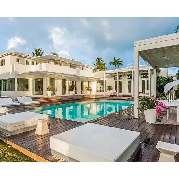 Casa de Shakira em Miami tem vista para o mar, que pode ser apreciado de maneira panorâmica através de um terraço