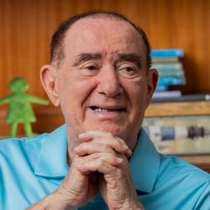 Renato Aragão foi acusado de negar ajuda financeira à filha Juliana Aragão e de 'escondê-la' por conta de sua orientação sexual