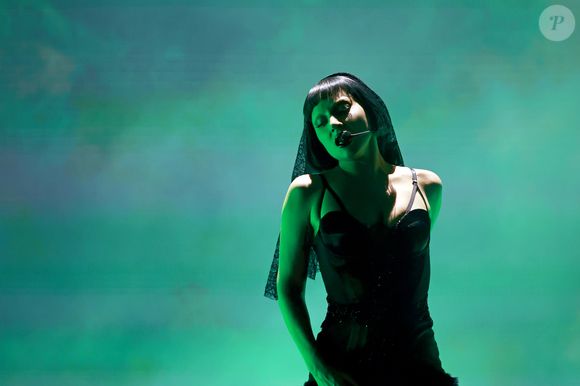 Lady Gaga em Copacabana: de acordo com o colunista Gabriel Vaquer, do jornal Folha de São Paulo, o concerto será exibido com um atraso de oito a dez minutos