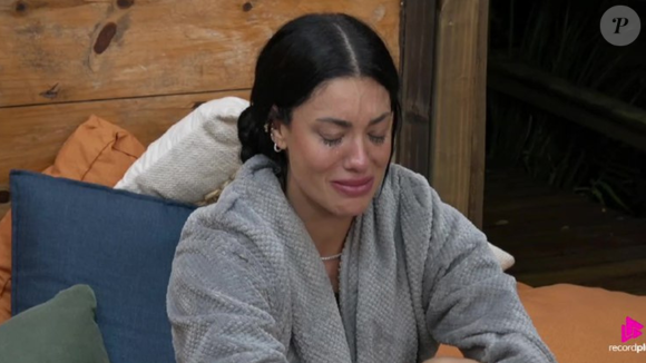 O afastamento da escola e a nova ação judicial colocam Rayane Figliuzzi no centro de duas polêmicas simultâneas