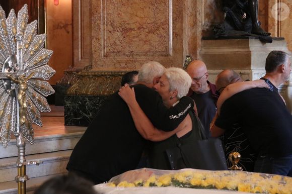 Corpo de Nana Caymmi foi velado no Theatro Municipal do Rio