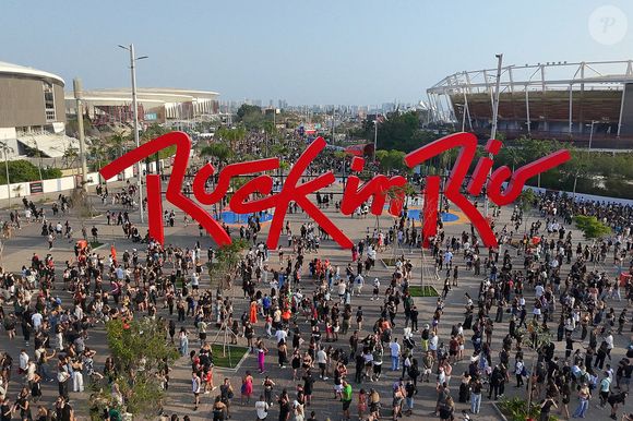 Quer economizar no Rock in Rio 2026? Alguns alimentos podem ser levados de casa, como biscoitos lacrados, barras de cereal e sanduíches em embalagem Zip Lock