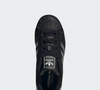 Entre o streetwear e o glamour: novo Superstar II da Adidas surge como aposta ousada para elevar qualquer look básico com brilho e personalidade