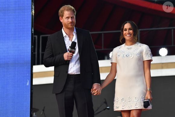 Meghan Markle repetiu roupa e virou assunto por isso