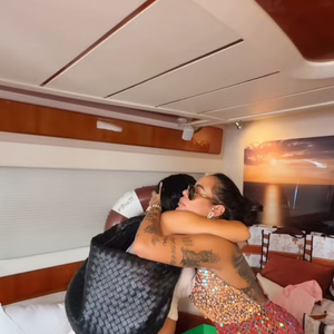 Irmã de Neymar, Rafaella Santos presenteou Bruna Biancardi com uma bolsa cara de grife de luxo.