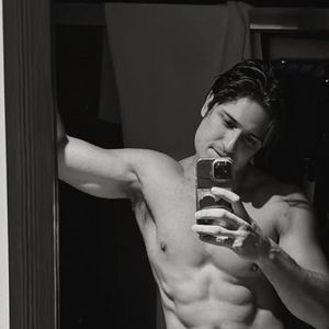 Daniel Rocha, namorado de Vitória Strada, está fantasiado de Dummy no 'BBB 25'?