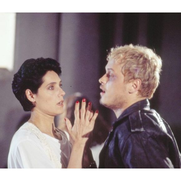 Novela 'A Viagem': Após a morte, Alexandre (Guilherme Fontes) não gosta de saber do envolvimento de Diná (Christiane Torloni) com Otávio (Antonio Fagundes).