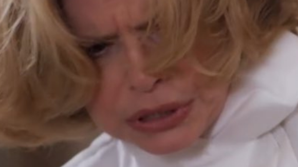 César vai matar Odete Roitman em 'Vale Tudo'? Cena com revólver coloca bandido como principal suspeito