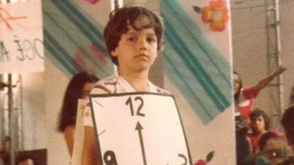 Quatro décadas atrás, esse menino fofo era um relógio em teatro da escola; hoje é um famoso na disputa acirrada pelo maior prêmio do cinema