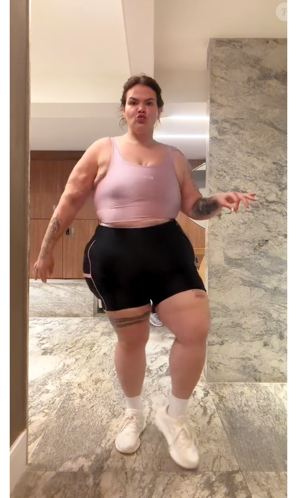 Casada com Israel Reis e mãe de Maria Carla e Eva, a influenciadora garantiu que a transformação no peso não impactou de forma significativa sua vaidade.