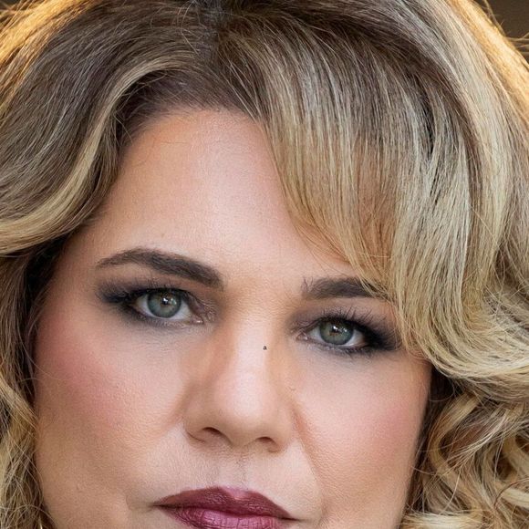 A vilã Pilar, de 'Quem Ama Cuida', pode até disputar fortuna na ficção, mas na vida real Isabel Teixeira revelou que seus maiores tesouros estão ligados à memória, à literatura e às heranças culturais deixadas pela família