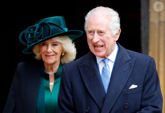 Rei Charles III e a rainha Camilla cancelaram a visita de Estado à Santa Sé, para se encontrar com o Papa Francisco