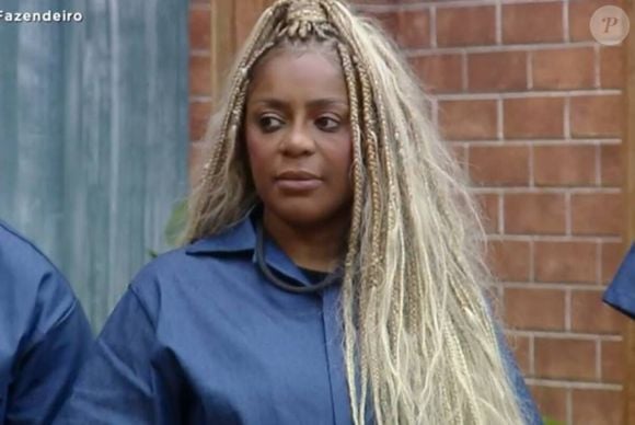 O modelo ainda disse que mantém uma boa relação com a apresentadora mesmo após o fim do namoro. "Só pra esclarecer… A gente terminou bem, terminou amigo, a gente continua brincando um com o outro", finalizou.