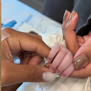 Zuri nasceu! Ludmilla e Brunna Gonçalves revelam chegada da 1ª filha: 'Nós 3 seremos as mulheres mais felizes do mundo'