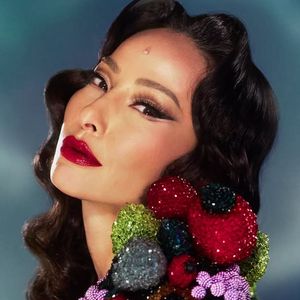 Sabrina Sato se vestiu estilo pin-up para sua festa de aniversário