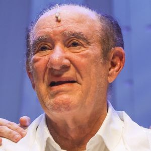 'Mentira absurda': revoltada, filha de Renato Aragão relata ataques na web e aponta nova 'fake news' contra o pai famoso