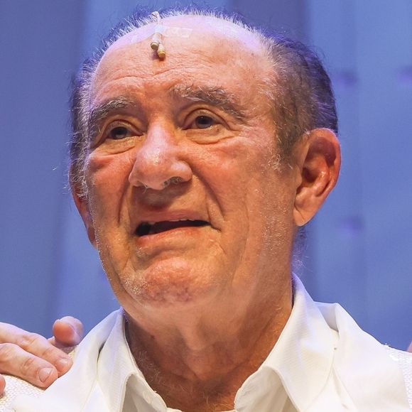 'Mentira absurda': revoltada, filha de Renato Aragão relata ataques na web e aponta nova 'fake news' contra o pai famoso