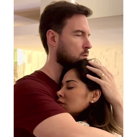 Maira Cardi alegou não ser justo com sua equipe interromper o trabalho por conta da perda do bebê: 'Vida continua'