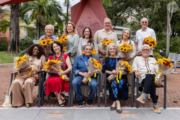 Othon Bastos foi homenageado na Calçada da Fama da Globo ao lado de Vera Fischer, Susana Vieira, Luiz Fernando Guimarães, Regina Duarte, Marcos Caruso, Zezé Motta, Nívea Maria, Dedé Santana, Irene Ravache (sua mulher em 'Éramos Seis) e do diretor Walter Carvalho
