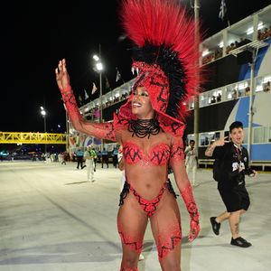 Iza garantiu ter emagrecido de forma saudável e natural