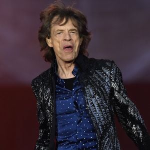 Pai de Mick Jagger era professor de educação física e o ensinou a se movimentar desde cedo para evitar a flacidez com o envelhecimento
