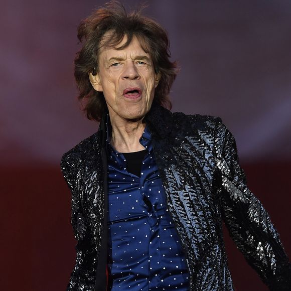 Pai de Mick Jagger era professor de educação física e o ensinou a se movimentar desde cedo para evitar a flacidez com o envelhecimento