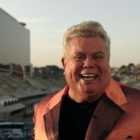 Milton Cunha rebate fã após ser acusado de 'virar a cara' no Carnaval: 'Sou empregado e tenho que cumprir o horário'