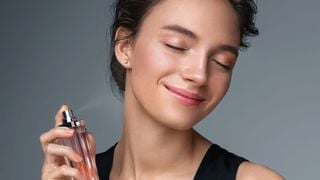 Aqui estão 5 perfumes árabes que exalam cheiro de riqueza e são clones perfeitos de fragrâncias famosas