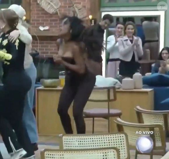 Quem saiu de A Fazenda 17: Renata Müller é eliminada e reação de Carol Lekker rouba a cena