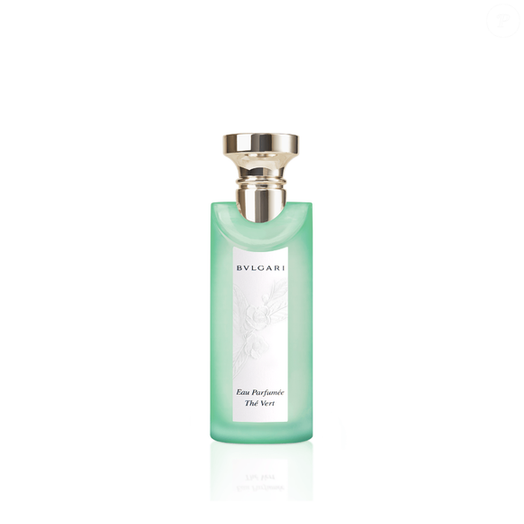 Lançado em 1992, o Eau Parfumée au Thé Vert tem bergamota, cardamomo, limão, coentro, flor de laranjeira e mandarina no topo, além de chá verde, almíscar, cedro, sândalo, madeiras preciosas e âmbar no fundo