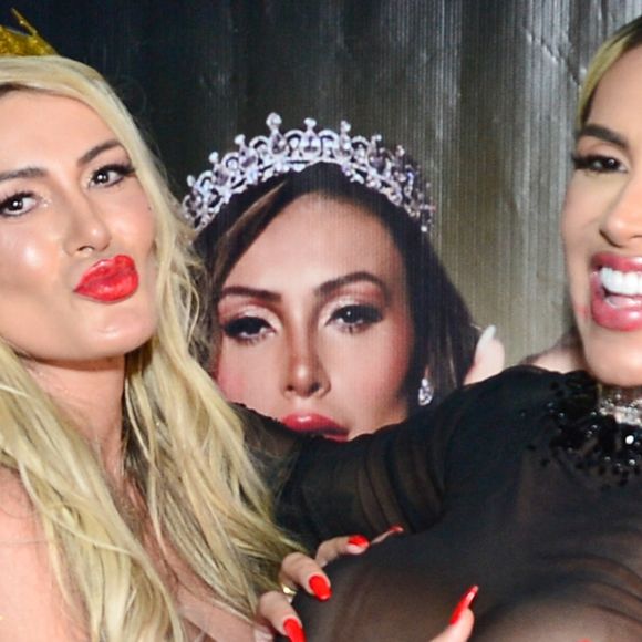 Tempos de paz! Juju Ferrari visita Andressa Urach, internada, após rasgar rosto da atriz pornô, levar cusparada e trocar ameaças