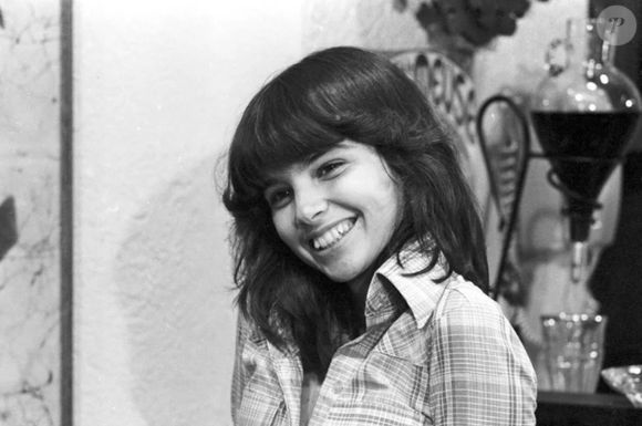 Lídia Brondi começou na carreira ainda muito jovem, e fez vários personagens de sucesso, como Beatriz em 'Espelho Mágico'.