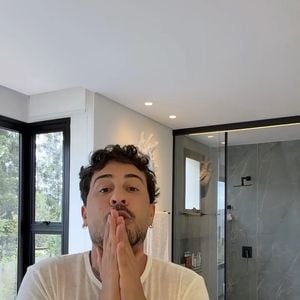 Carlinhos Maia abriu o jogo sobre seu posicionamento político e relembrou a importância de Lula em um momento de dificuldades financeiras. O influenciador, porém, afirmou ainda estar indeciso sobre o voto de 2026