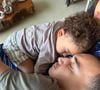 Para João Gomes, estar em casa com os filhos é mais do que um momento de descanso: é quando o cantor diz conseguir se reconectar consigo mesmo