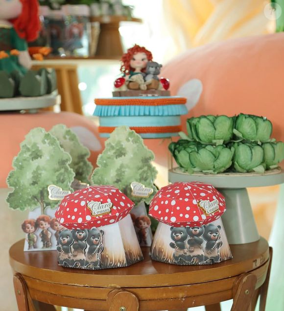 A mesa de doces personalizada com bonecos do filme foi outro ponto alto da decoração