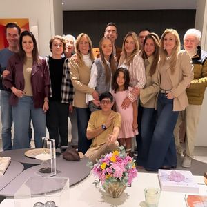 Ticiane Pinheiro reuniu o marido César Tralli, as filhas Rafaella Justus e Manuella, os pais e mais familiares em sua comemoração