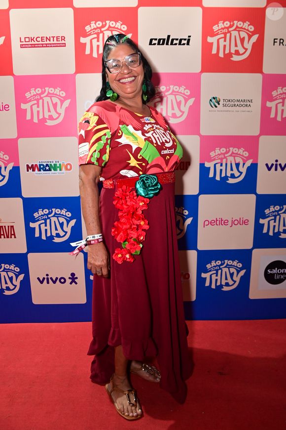 Dona Delma, participante do 'BBB 25', transformou seu look em um vestido elegante